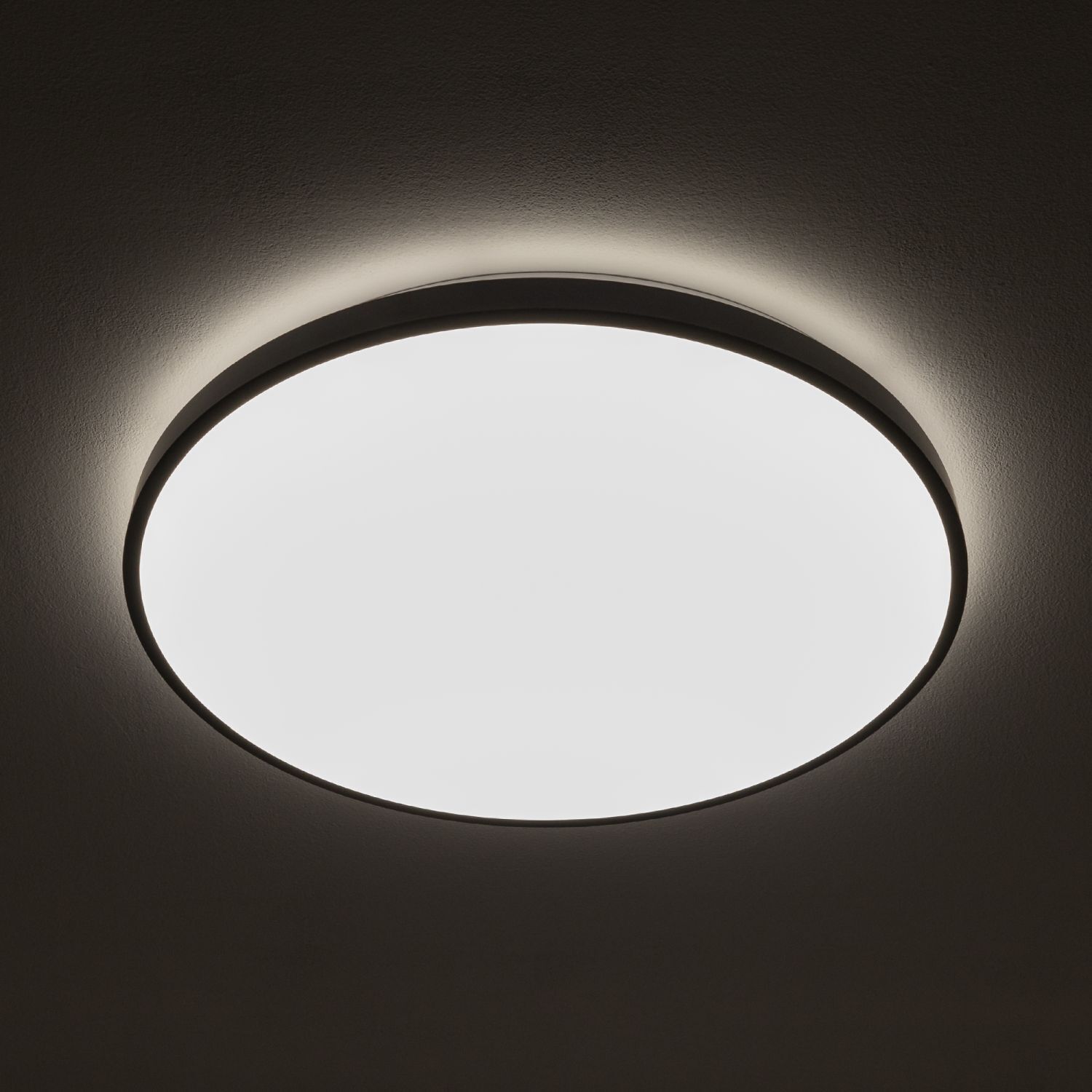 Schwarze LED Deckenlampe blendarm Ø49 cm 32 W 2100 lm