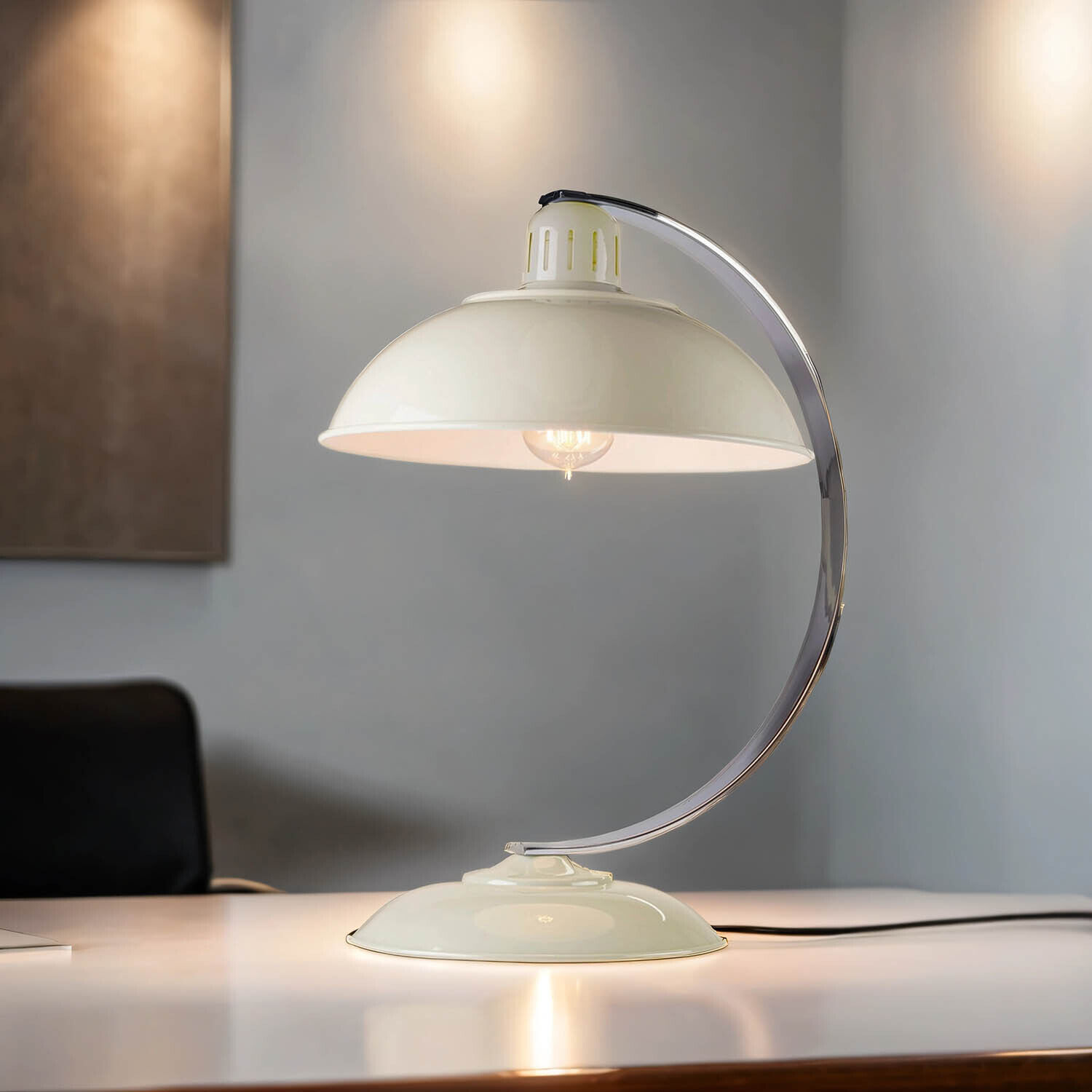 Tischleuchte SECRETER Creme Bauhaus Lampe Büro