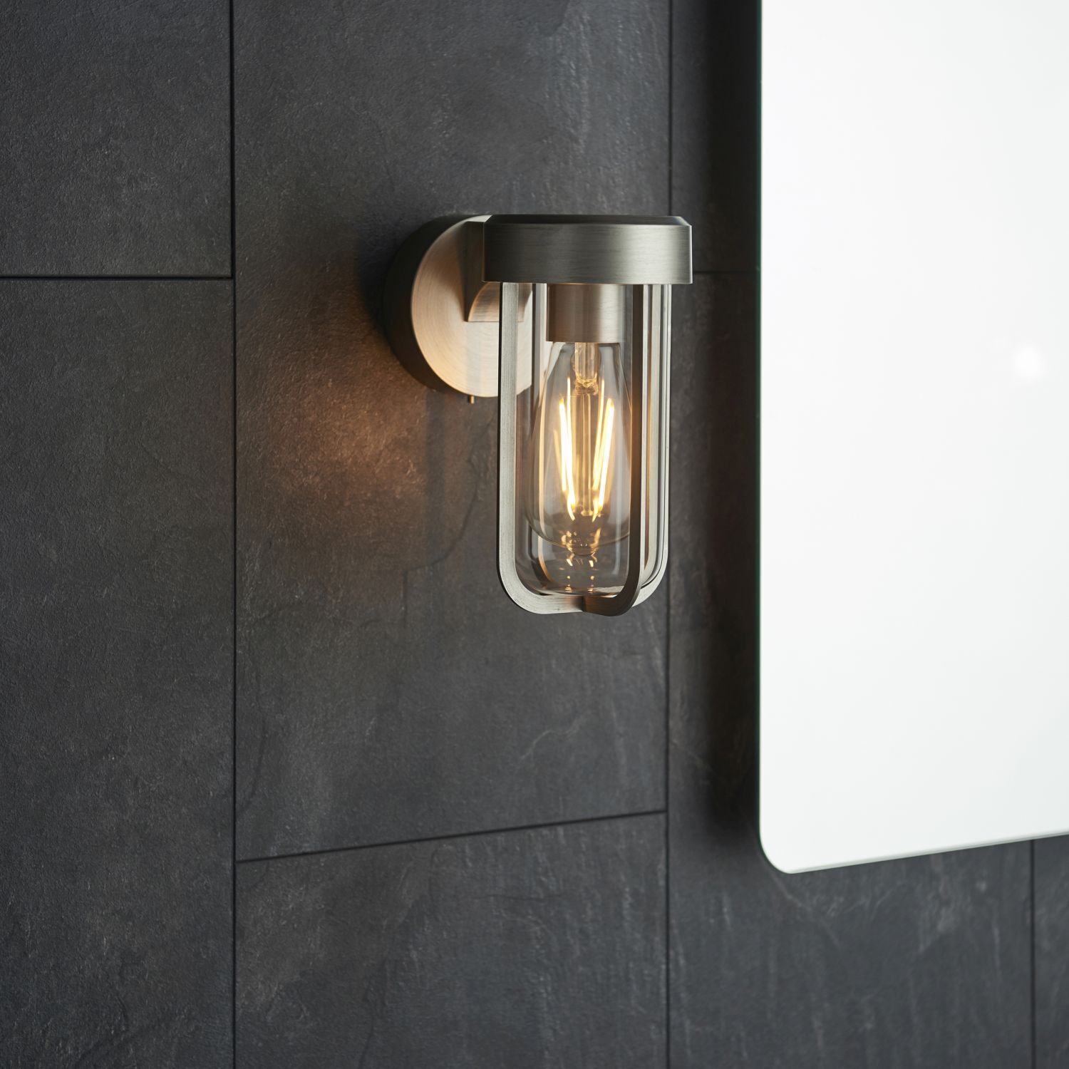 Wandlampe außen IP44 H: 20,8 cm Alu Glas E27 in Silber