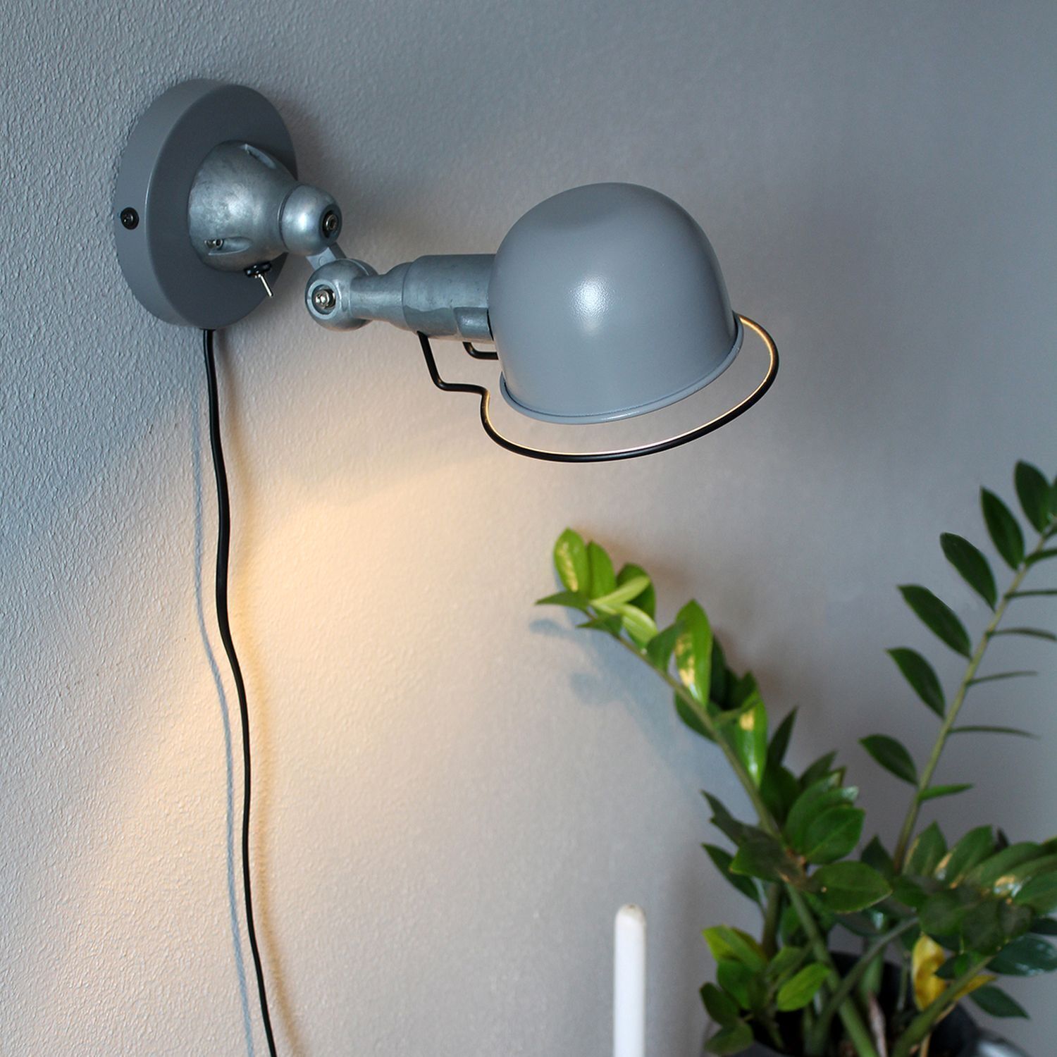Beweglicher Wandspot mit Stecker in Grün Silber T:29 cm