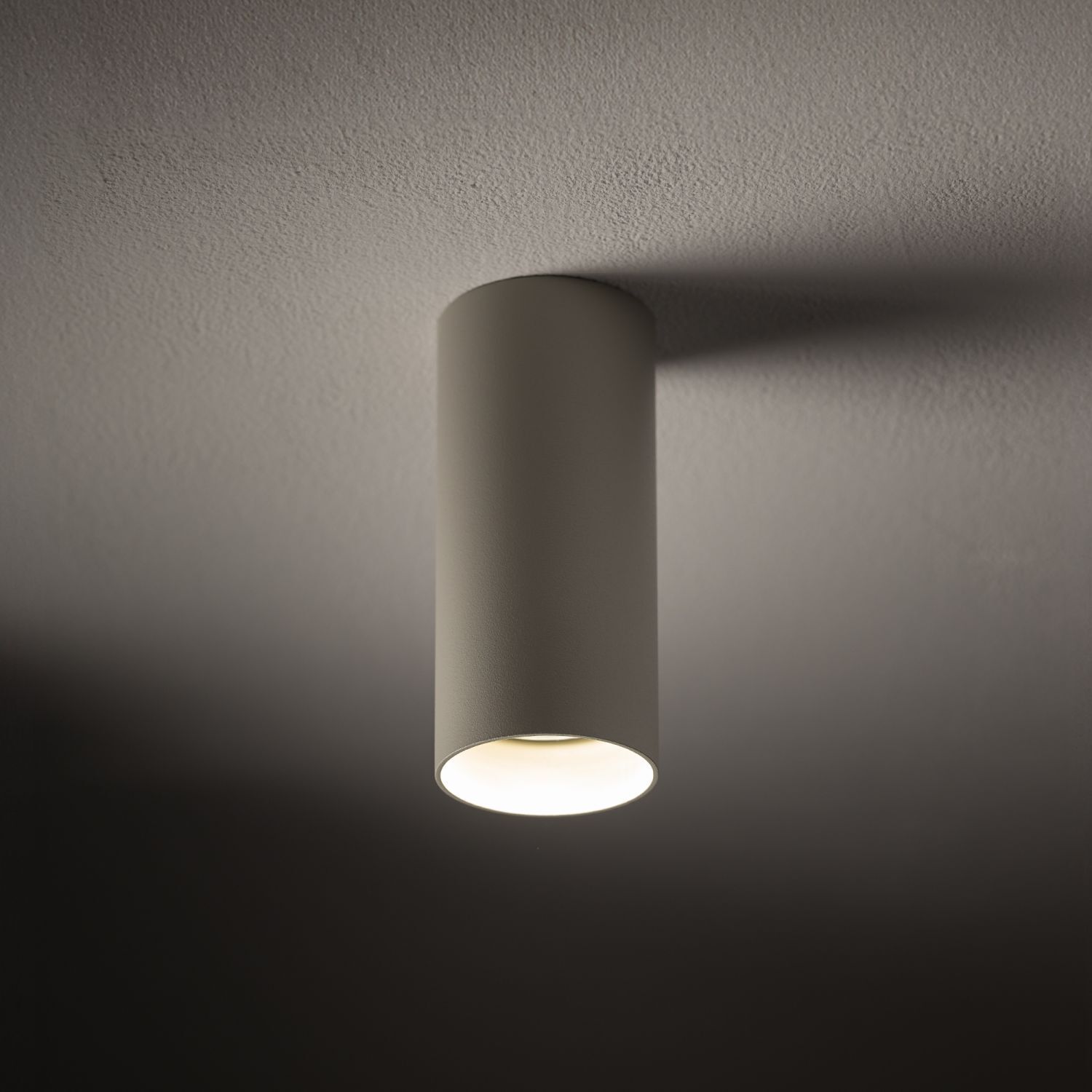 Deckenstrahler in Grau Metall GU10 rund Ø5,5 cm Aufputz