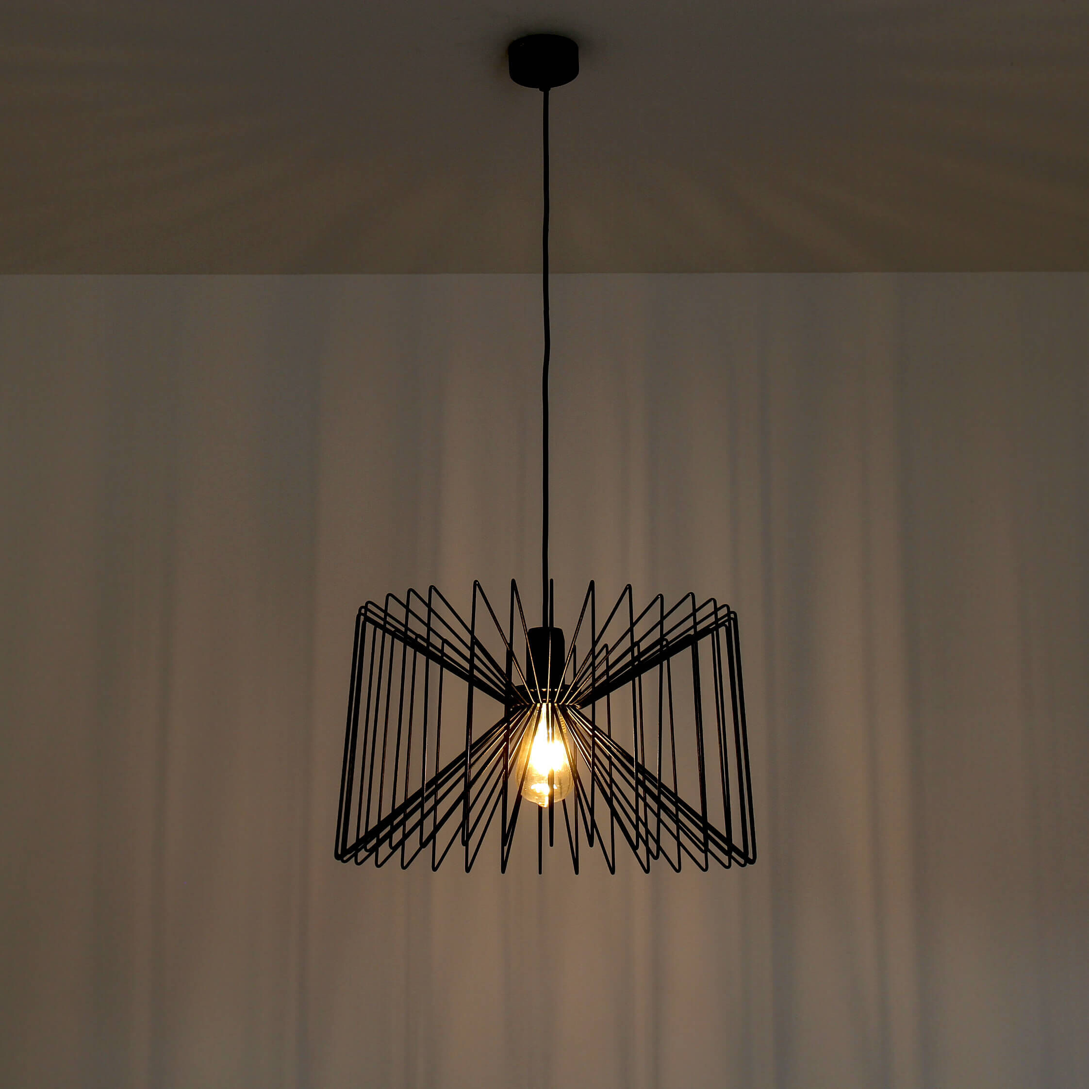 Moderne Pendelleuchte NESS schwarz